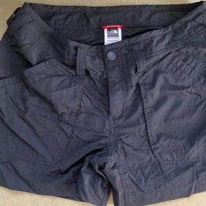 North Face nylon shorts with pockets. Size 8